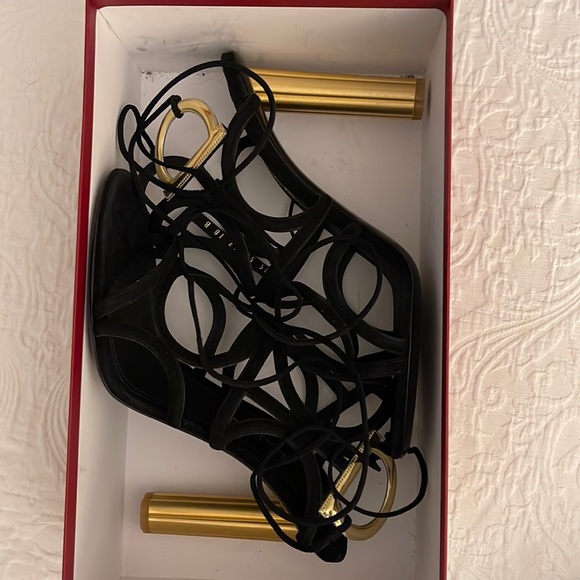 Salvatore Ferragamo Vinci Suede Sandals NWB - Picture 2 of 6